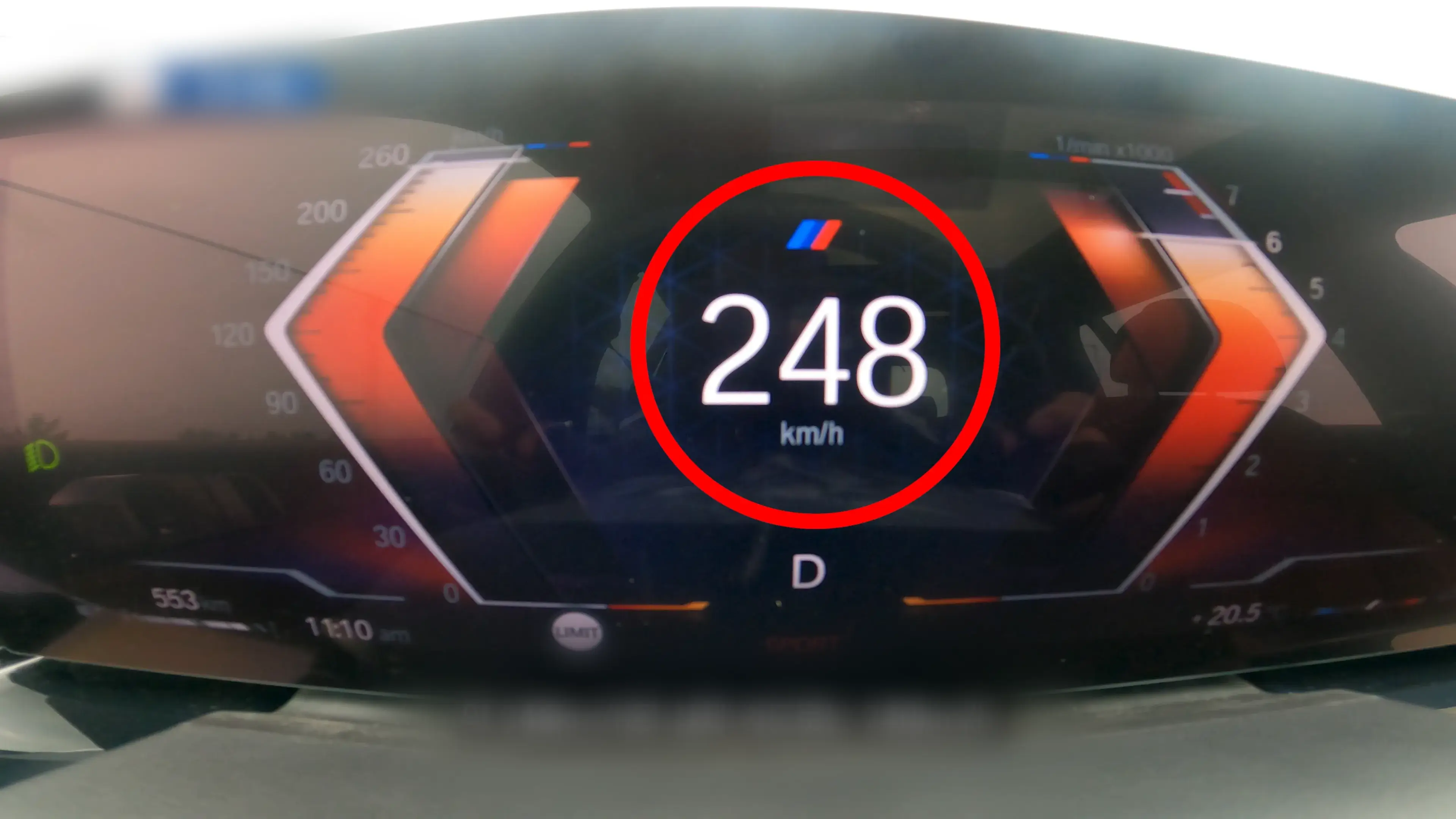 비싸도 돈 값 한다는 그 SUV . 2024 BMW X7 xDrive 40i 리뷰 오토뷰 로드테스트 10 49 screenshot 1