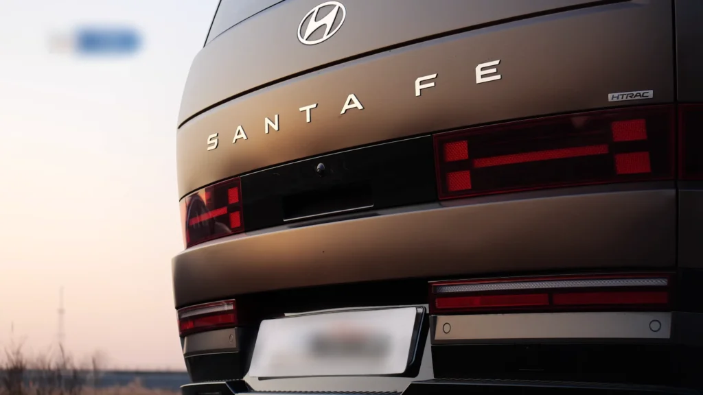 제발 쏘렌토랑 비교하지 마세요 . 2024 현대 싼타페 1.6T 하이브리드 리뷰 Hyundai Santafe Hybrid Roadtest 오토뷰 로드테스트 4 39 screenshot