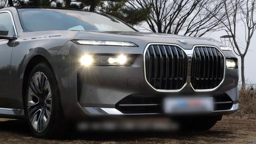 비싸지만 후회없는 . 2024 BMW 740i sDrive 리뷰 오토뷰 로드테스트 0 40 screenshot