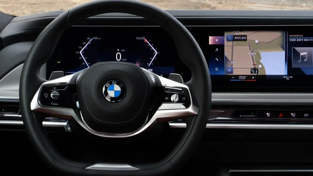 비싸지만 후회없는 . 2024 BMW 740i sDrive 리뷰 오토뷰 로드테스트 20 30 screenshot